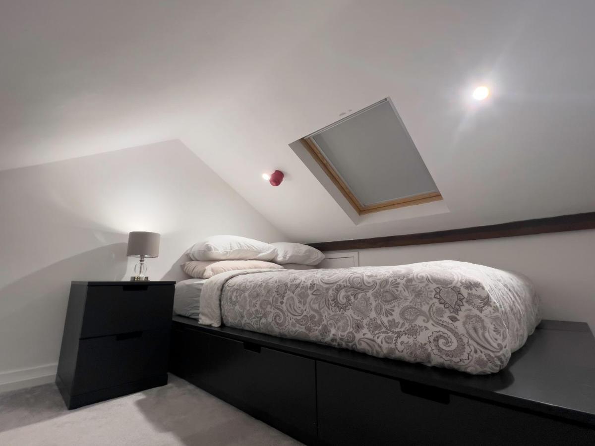 The Dragon Pad Boutique Apartment Royal Tunbridge Wells Exterior photo