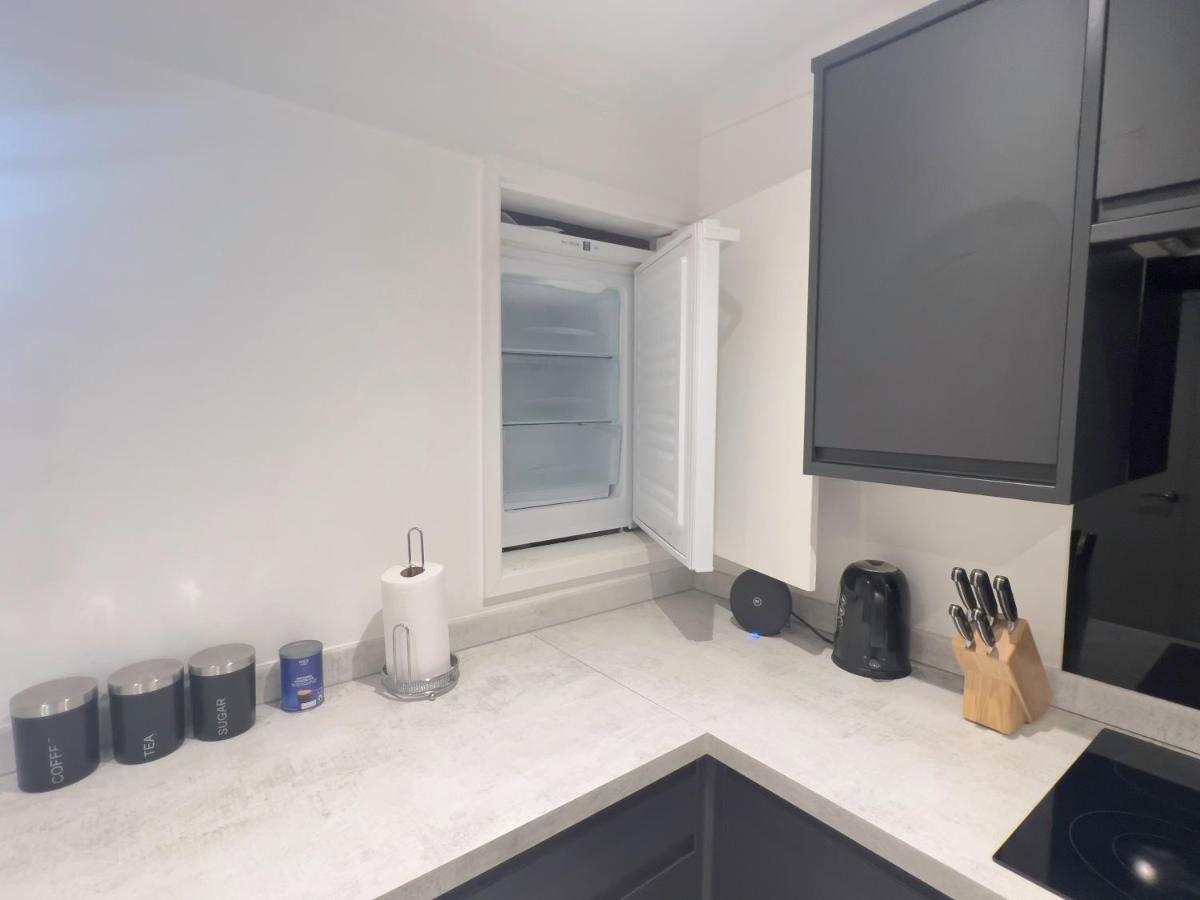 The Dragon Pad Boutique Apartment Royal Tunbridge Wells Exterior photo