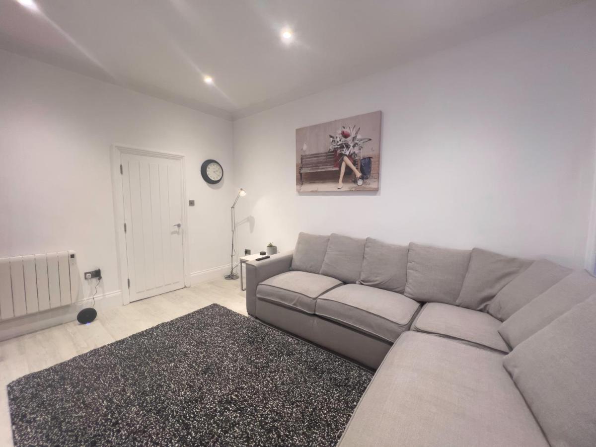 The Dragon Pad Boutique Apartment Royal Tunbridge Wells Exterior photo