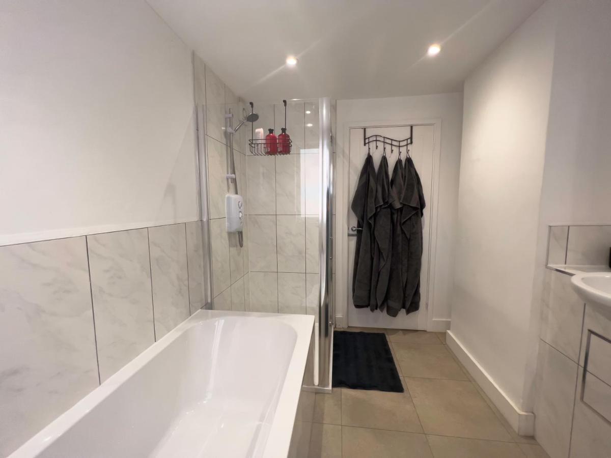 The Dragon Pad Boutique Apartment Royal Tunbridge Wells Exterior photo
