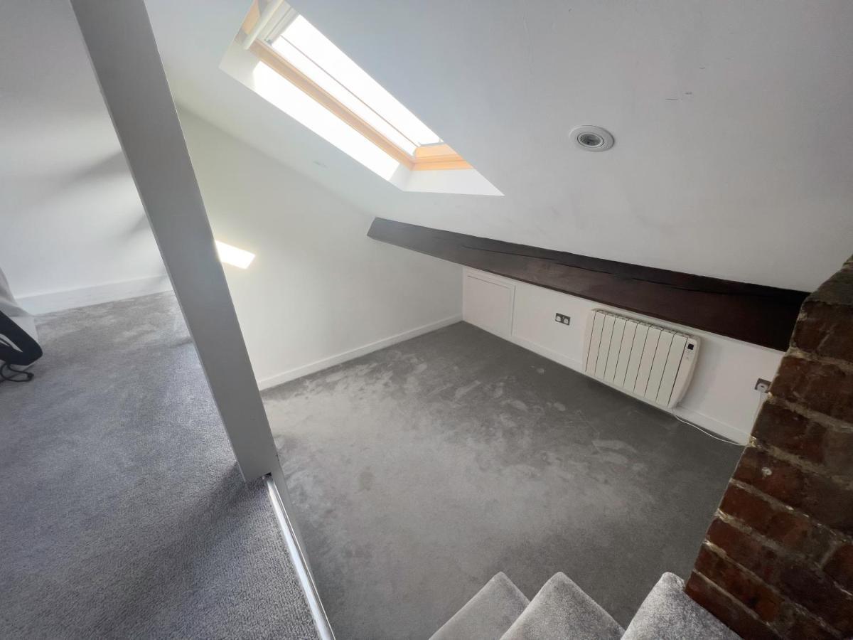 The Dragon Pad Boutique Apartment Royal Tunbridge Wells Exterior photo