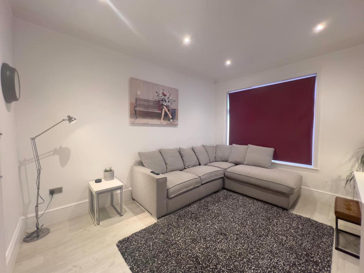 The Dragon Pad Boutique Apartment Royal Tunbridge Wells Exterior photo