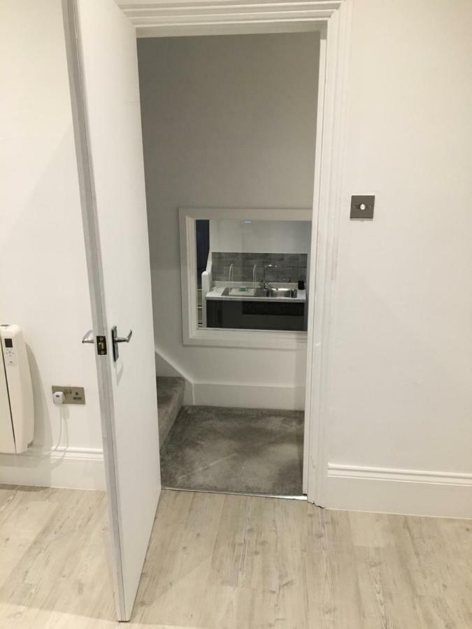 The Dragon Pad Boutique Apartment Royal Tunbridge Wells Exterior photo